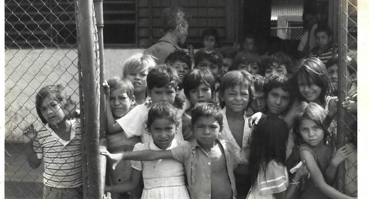 Mis primeros estudiantes del Centro Comunal Wilfredo Valenzuela (Managua/1985).