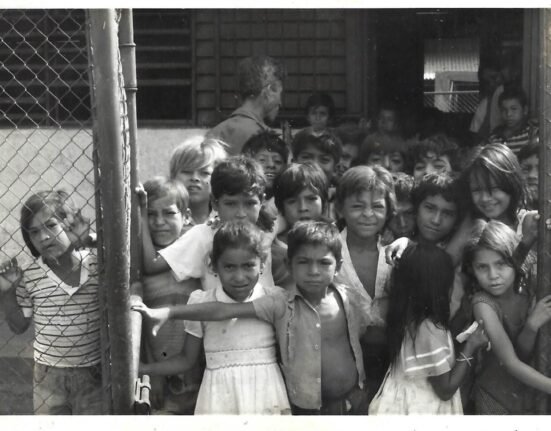 Mis primeros estudiantes del Centro Comunal Wilfredo Valenzuela (Managua/1985).